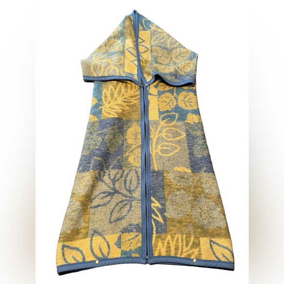 biederlack Bedding Vintage Aurora Biederlack Cuddle Wrap Stadium